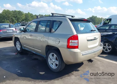 2010 Jeep Compass Sport z USA, uszkodzony, nr VIN 1J4NT4FBXAD561095